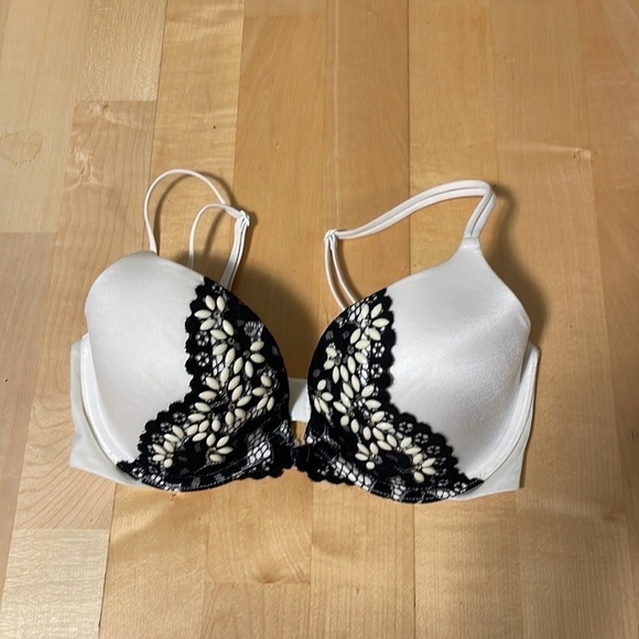 Victorias Secret Embroidered Very Sexy Push Up Bikini Top - Picture 1 of 3